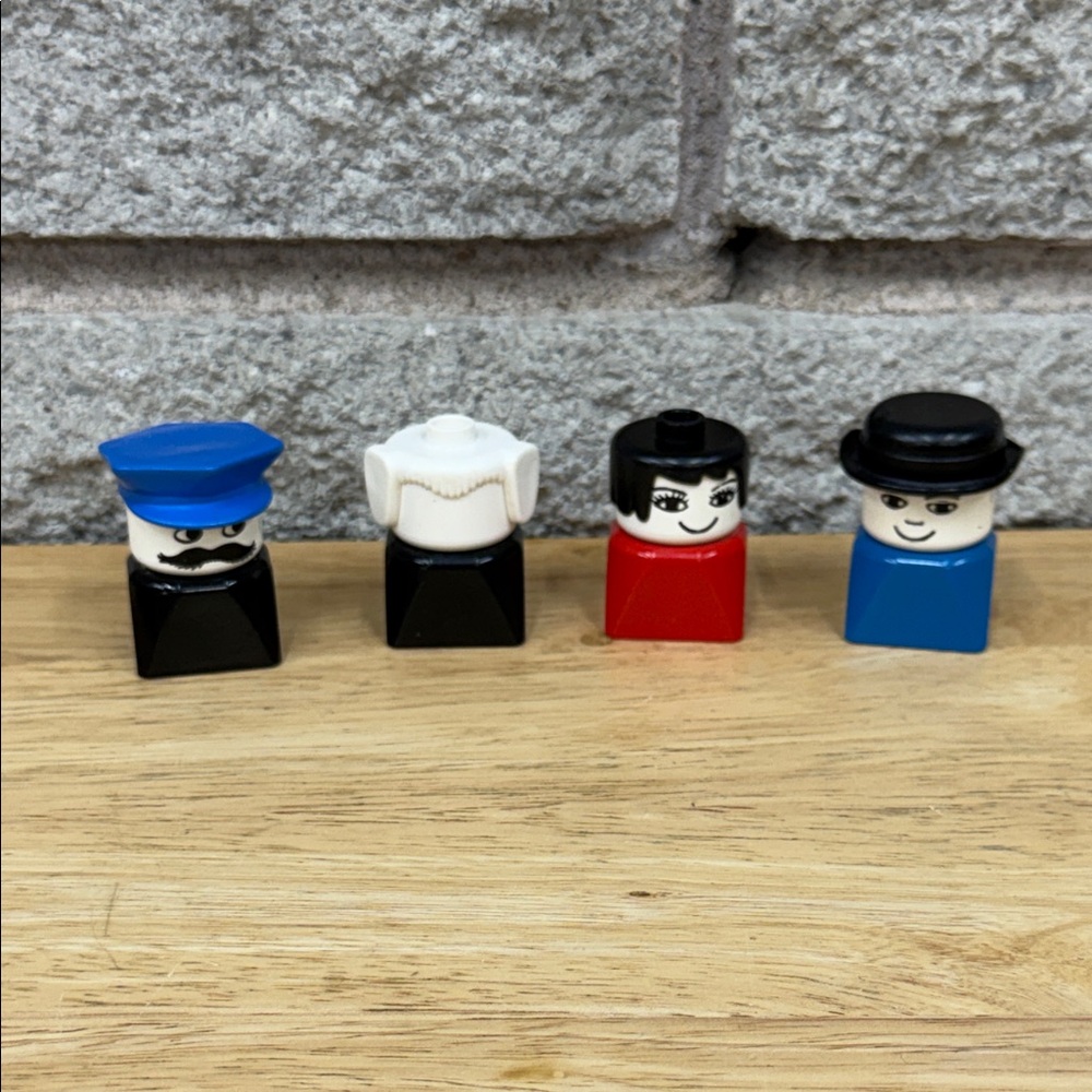 Vintage 1977 Fisher-Price Little People Heads in Blue, White, Red, Black